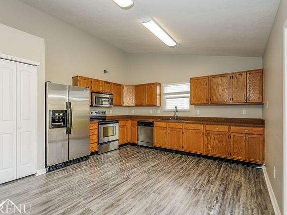 3rd image of 5904 Prairie Creek Dr