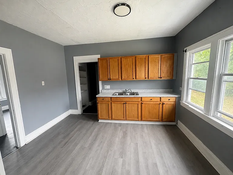 13302 Cranwood DR Garfield Heights, OH. 44105 — Photo 2