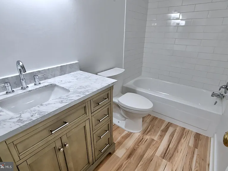 1580 Moorings Dr #11B — Photo 35