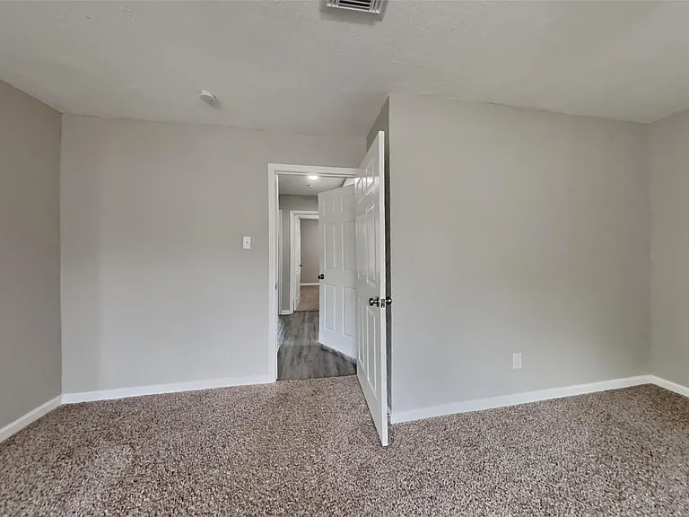 10210 Rippling Fields Dr — Photo 9