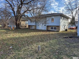 1424-26 E War Memorial Dr, Peoria, IL
