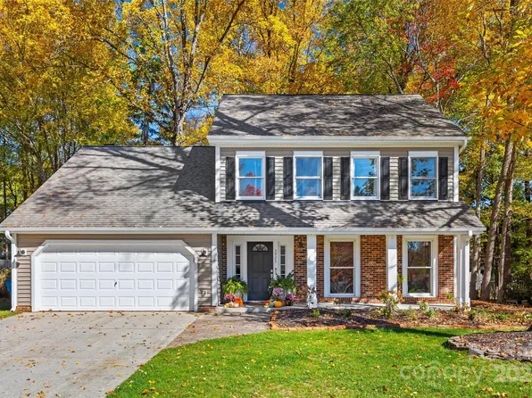 2923 Summerland Dr, Matthews, NC 28105