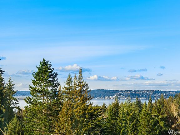 Lake Washington - views from every room!