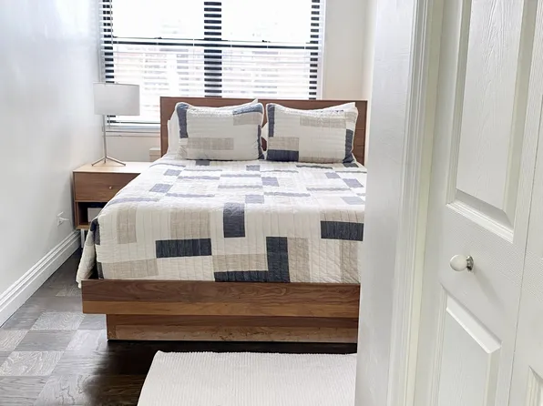 305 East 40th Street image 10 of 11