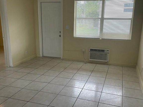 3rd image of 113 NW 27th Ave #8