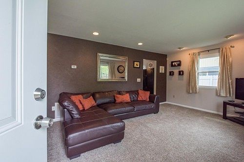 3rd image of 213 Eastwood Ave