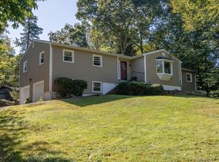 3 Hunters Path, Clinton, CT 06413