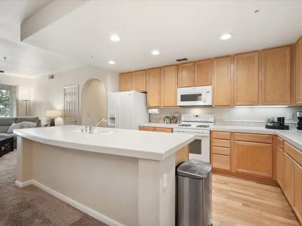 6571 Hearthstone Cir APT 1321, Rocklin, CA 95677