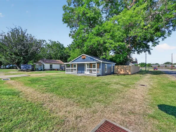 141 N Dobson St, Burleson, TX 76028