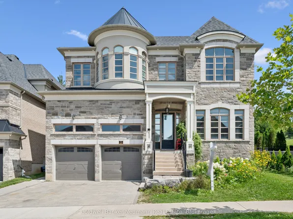 216 Forest Creek Dr, Kitchener, ON N2R 0M2