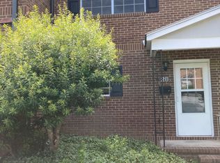 400 Davie Rd APT 28, Carrboro, NC 27510