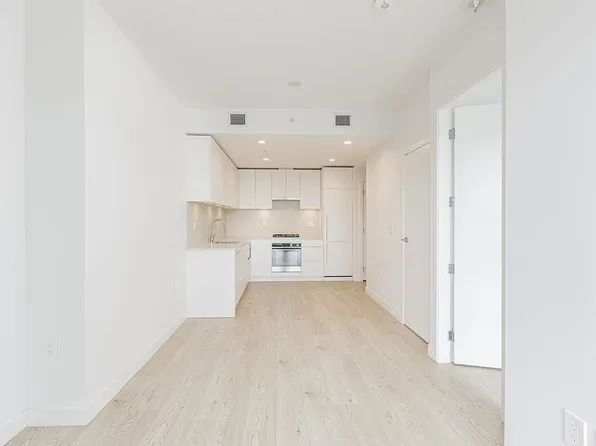 2181 Madison Ave #3010, Burnaby, BC V5C 0N4