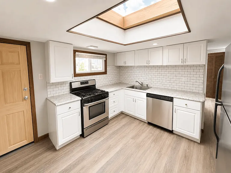 2415 W Vermijo Ave — Photo 2