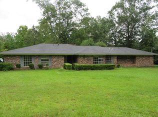 32 Faith Ln, Laurel, MS 39443