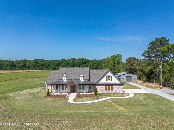 2nd image of 901 Sharon Rd