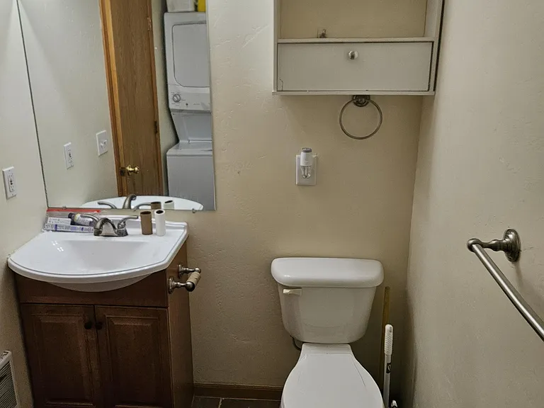 410 Smith Ave — Photo 16