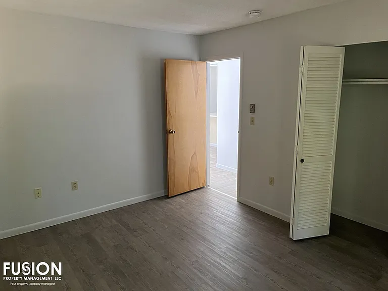 8 Cedar Gln N #1 — Photo 12