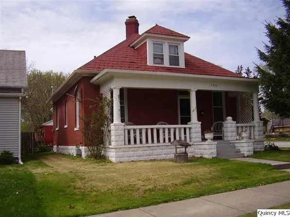 700 S 16th St, Quincy, IL 62301