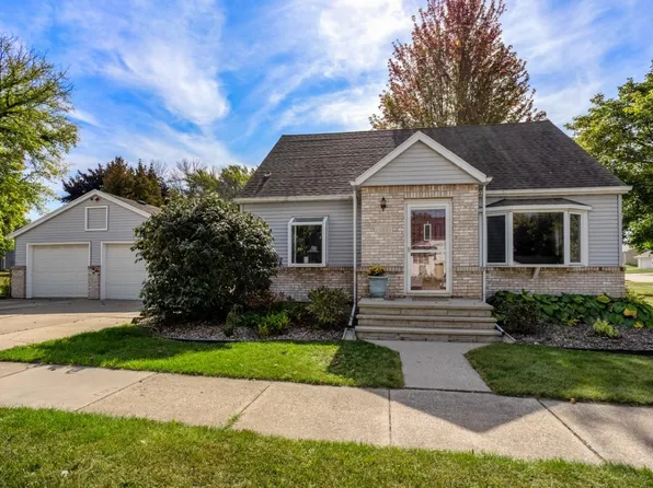 101 E 17th St, Kaukauna, WI 54130