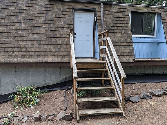 5th image of 7703 Mazama St SW