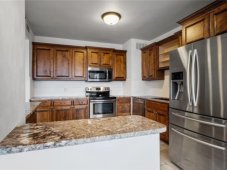 333A W Meyer Blvd #1215A — Photo 6
