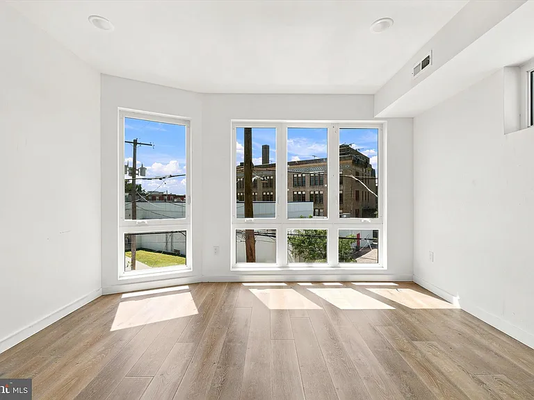 1729 Francis St #4 — Photo 12