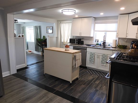 4th image of 19 S Hunt Rd