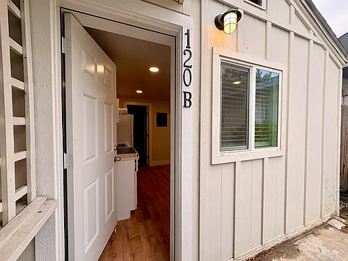 120 Berry St Photo 1