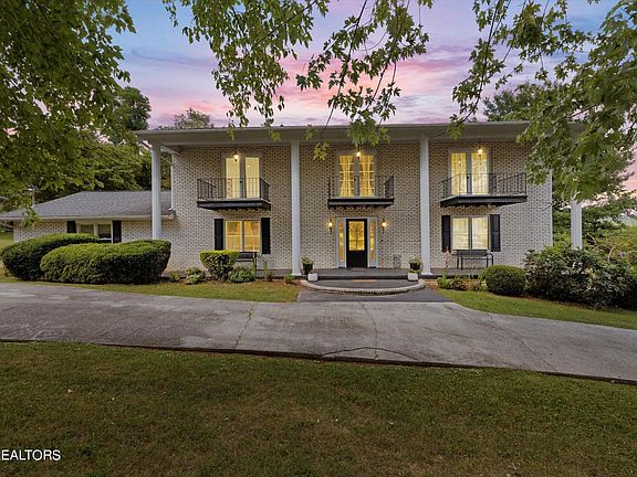 2nd image of 4638 Cobblestone Cir