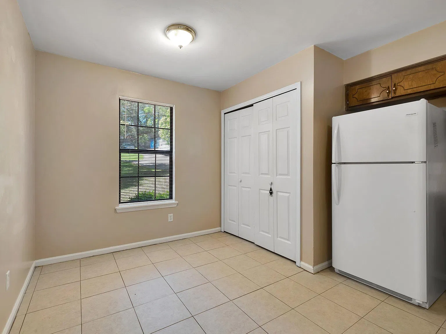3 bed, 1040 sqft, $1,600 — Photo 2