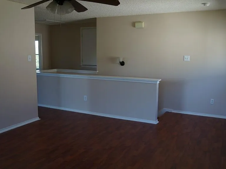 2704 Vinson Ct — Photo 5