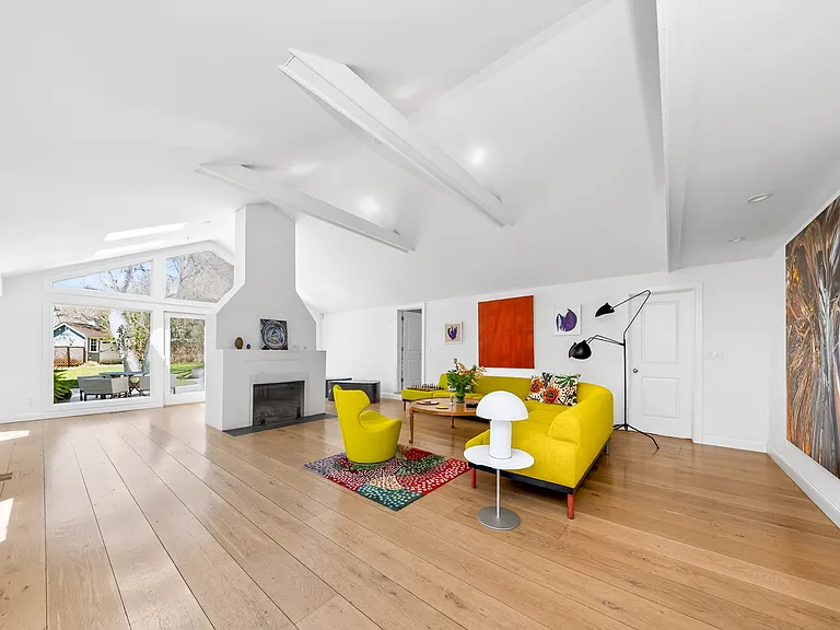 4 Far Pond Rd — Photo 6