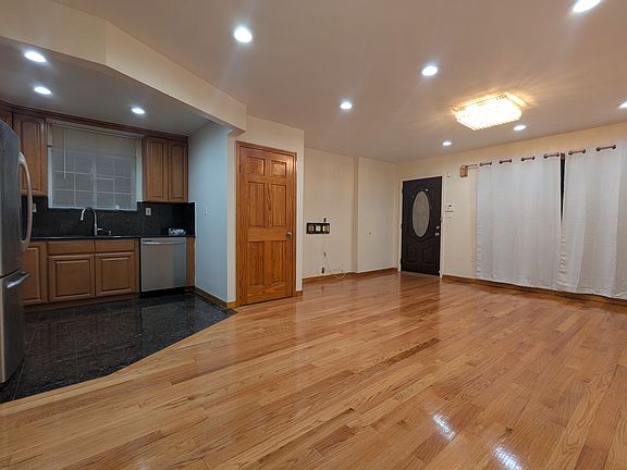 2nd image of 5721 255th St Floor 1