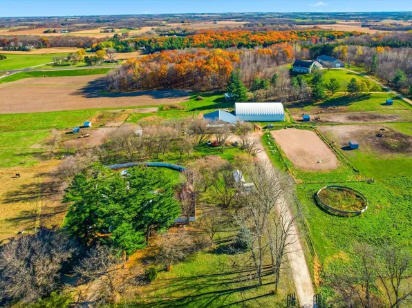 N6842 570th St, Beldenville, WI 54003