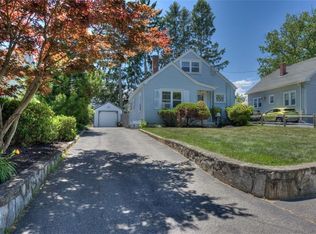 21 Mapleton St, Cranston, RI 02910