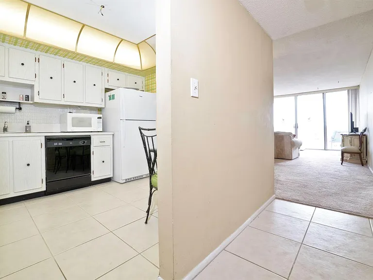 18081 Biscayne Blvd #403 — Photo 21