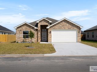 402 Janet Cir S, La Feria, TX 78559