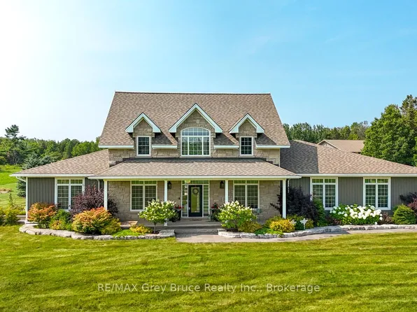 33 Dunks Bay Rd, Northern Bruce Peninsula, ON N0H 2R0