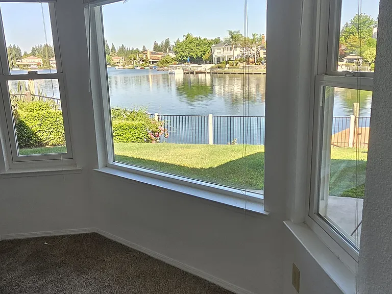 819 E Catalina Cir — Photo 6