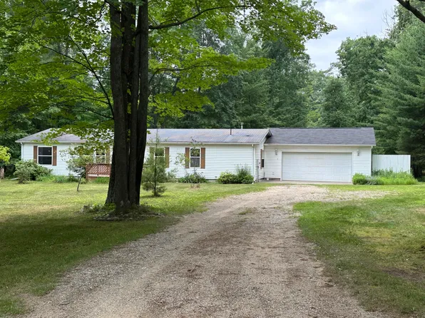 550 Goldenrod Dr, Houghton Lake, MI 48629