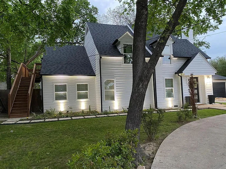 1027 E Union Bower Rd — Photo 3