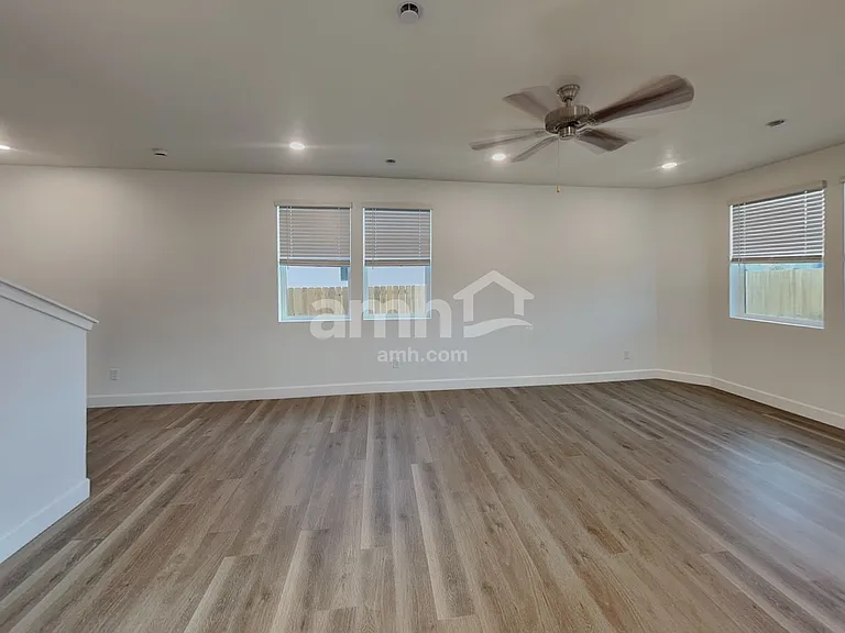 10003 Abilene Ct — Photo 6