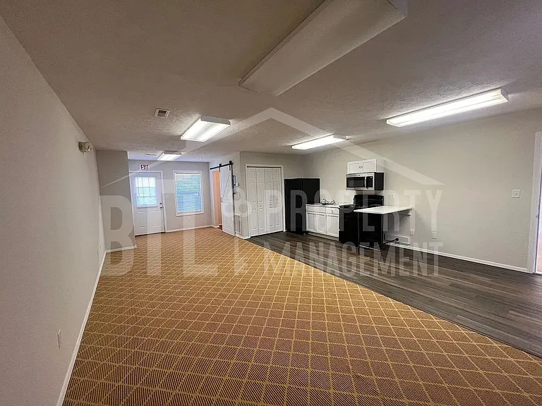 27 Notch Shopping Ln — Photo 5