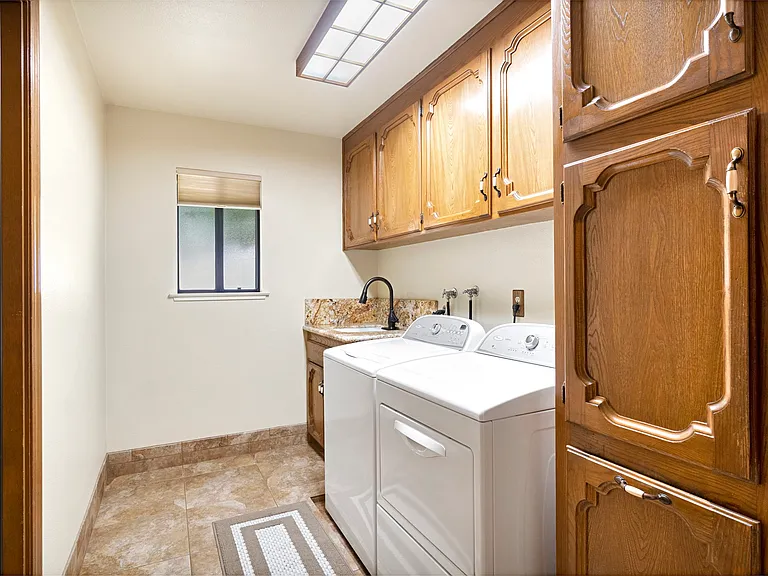 1607 S Timmy Ave — Photo 32