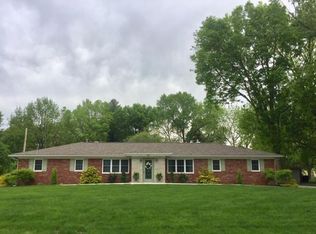 11 Belle Dr #B, Fairview Heights, IL