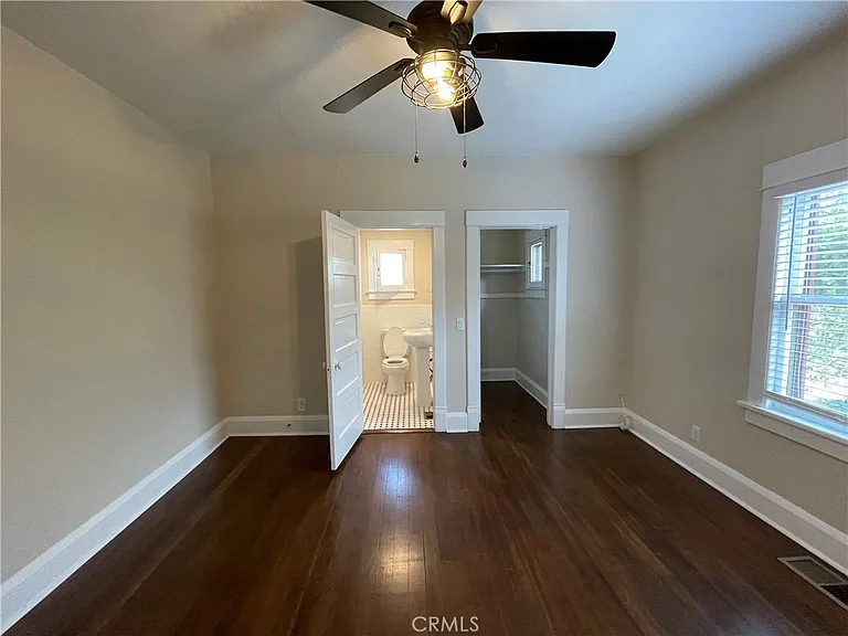 394 S Shaffer St — Photo 37