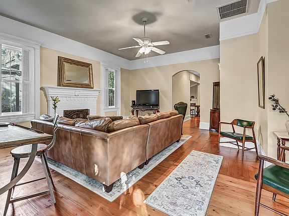5th image of 68 Saragossa St