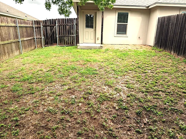 1247 Honor Ln — Photo 13