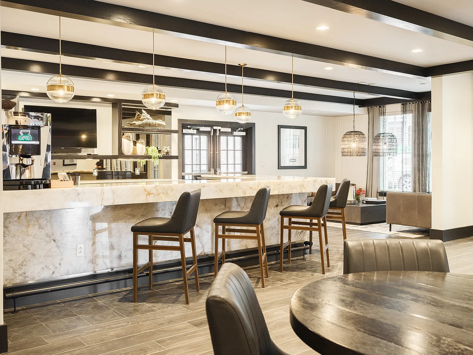 Capital Collective Luxury Apartments — Photo 4