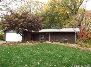 518 Oak Hill Dr, Edwardsville, IL 62025